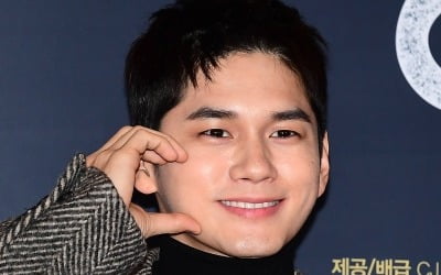 [공식] 옹성우, 4월 17일 軍 입대…"현장 방문은 삼가"