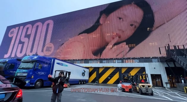 [종합] 블랙핑크 지수, 브이로그에 진심…제니 "외로운 삶을 살게 될거야" 애교