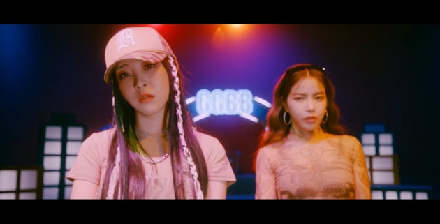 마마무+, 'GGBB' 퍼포먼스 티저 공개…문별·솔라의 힙한 댄스