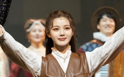 김유정, 첫 연극 성공적…"행운처럼 다가온 '셰익스피어 인 러브', 행복 되어준 작품"