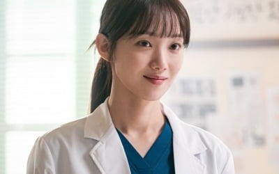 이성경, 후배 생겼다…'김사부3' 돌담병원 3년 후 '선배 모드'