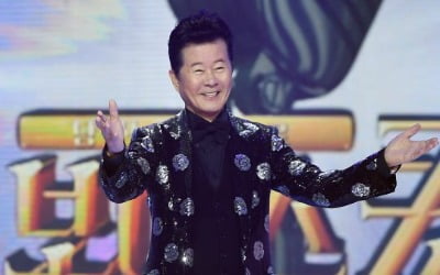 [TEN이슈] 태진아, 후배들 사이 말 나오는 이유 있었네… "재수 있는 돈" 용돈 플렉스