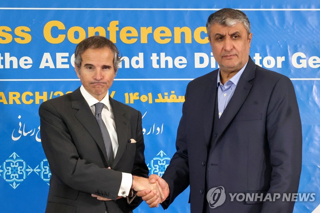 이란 찾은 IAEA 총장 "중요한 합의 위한 건설적 논의"