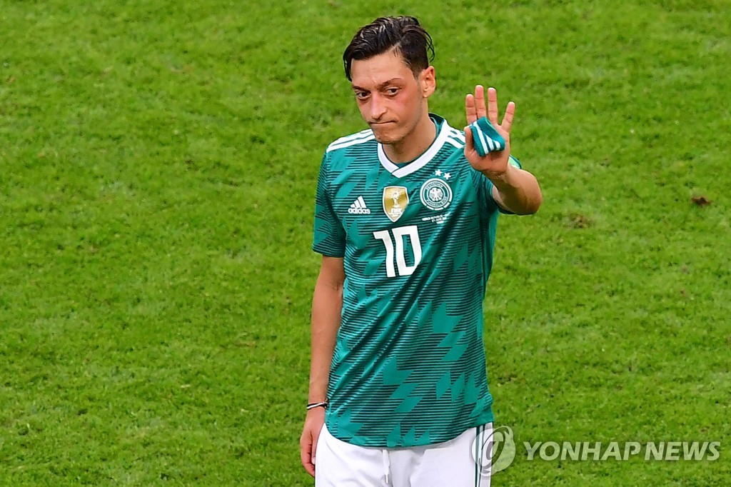 '2014 월드컵 우승 멤버' 외질 현역 은퇴…독일 대표팀에서 23골