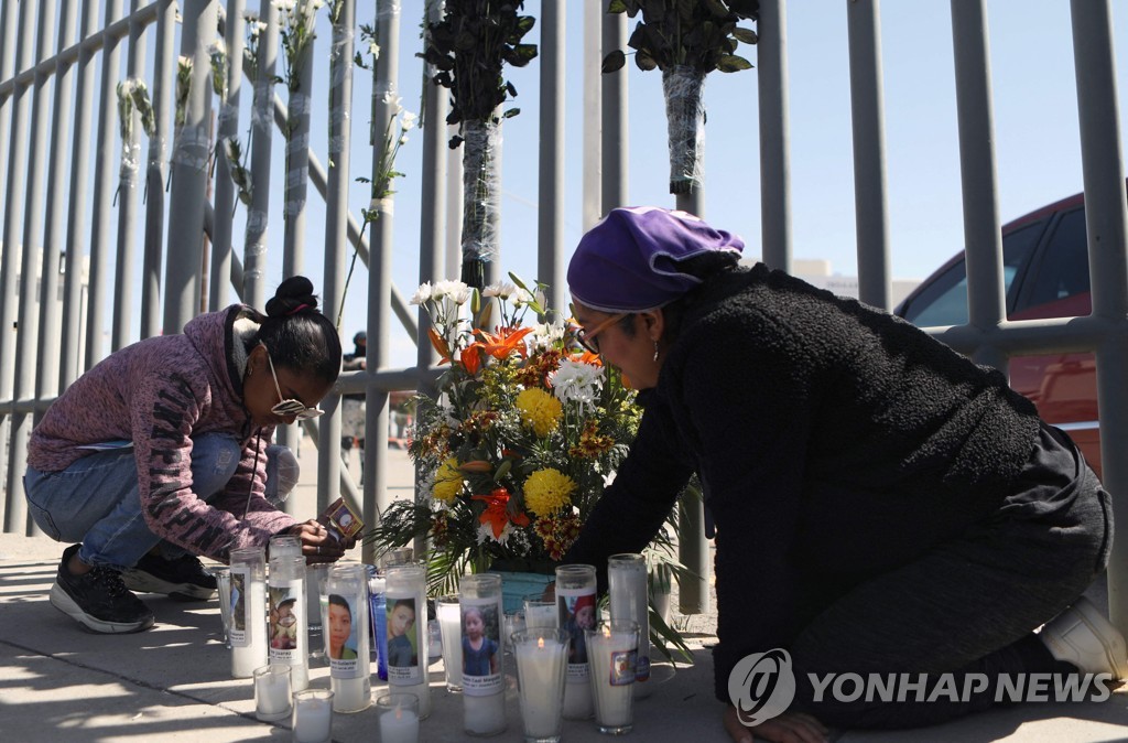 "직원, 문 잠근채 현장 떠나"…멕시코이민청 화재, 사망40명으로(종합)