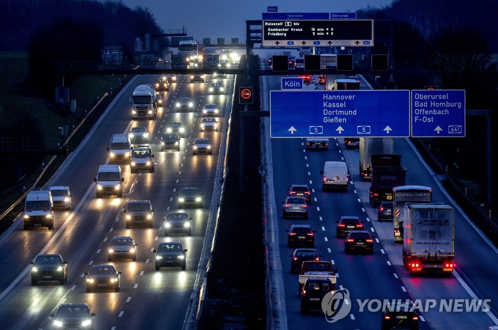 ECJ "디젤차 배기가스 조작장치는 불법…소유주 보상받을 권리"