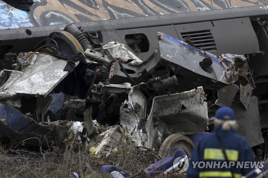 잘못된 선로변경에 신호기도 고장…그리스 열차참사는 '겹 인재'