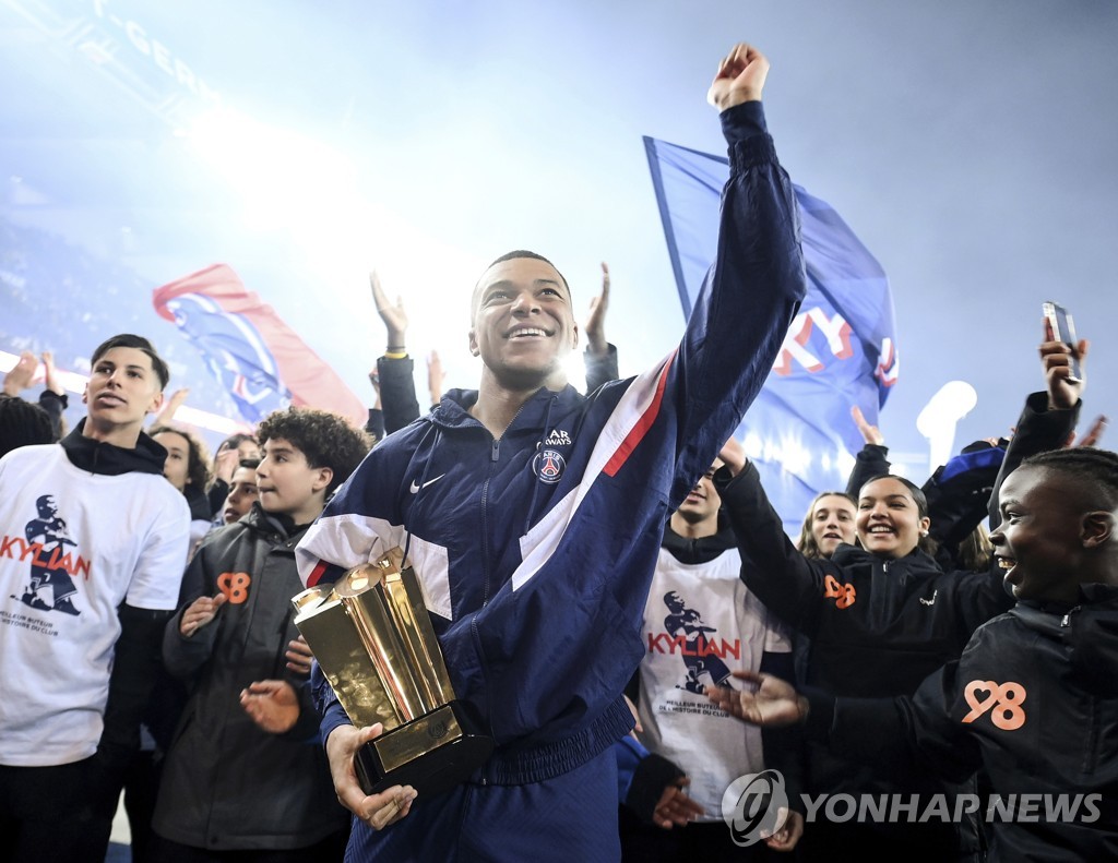 음바페, 카바니 넘었다…PSG 역대 최다 201호골 폭발