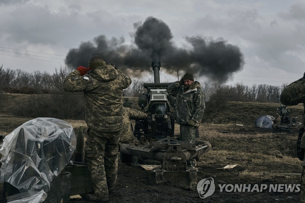 우크라, 바흐무트 넘기나…러 용병단, '동쪽 완전점령' 선언