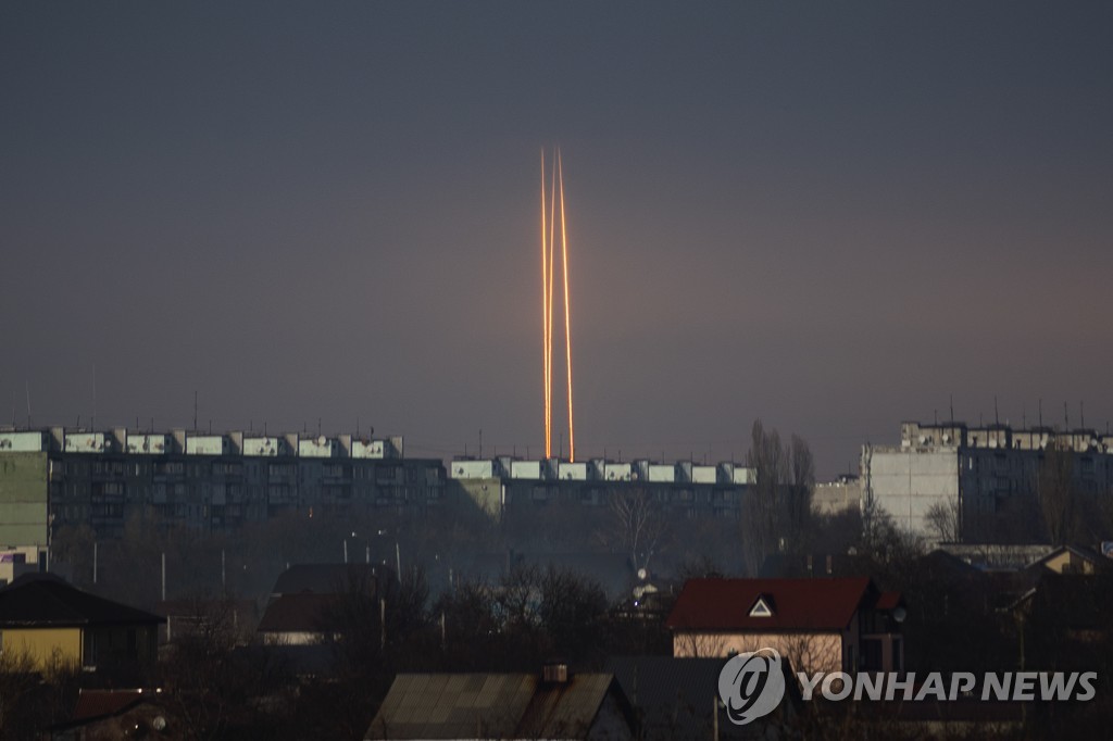 '바흐무트 점령 기세' 러, 우크라 전역에 대규모 미사일 공습