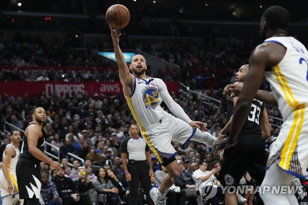 NBA 클리퍼스, '커리 50점' 골든스테이트 잡고 4연승