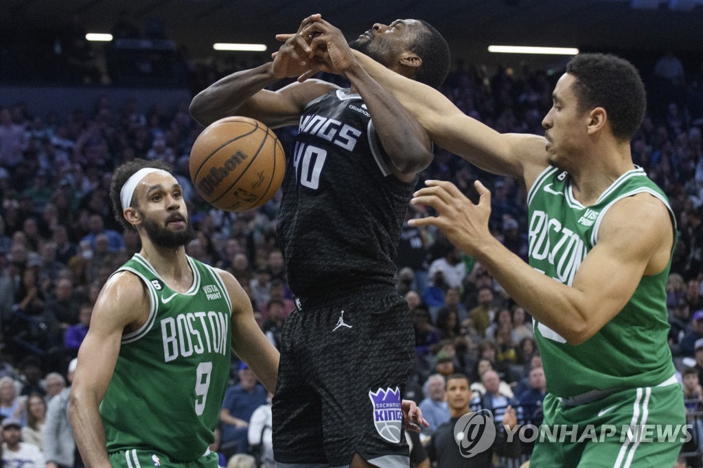 주전 모두 두 자릿수 득점…NBA 보스턴, 새크라멘토 23점차 승리