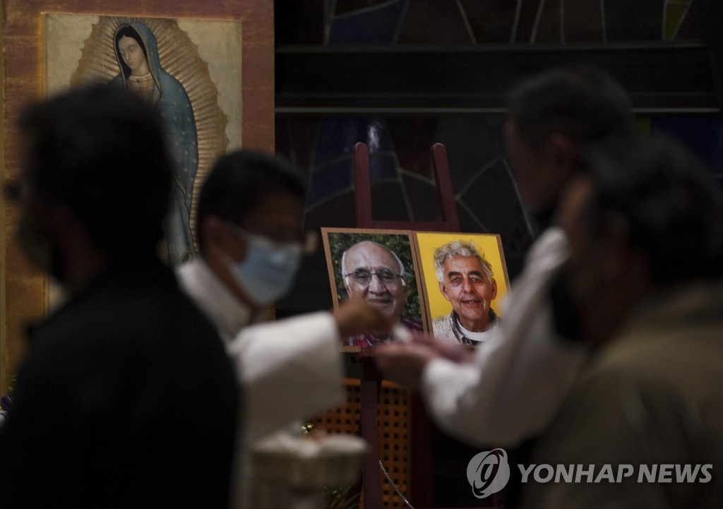 멕시코 천주교계 공분 샀던 '신부 2명 살해범' 추정 시신 발견