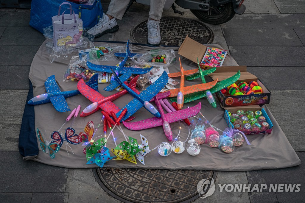 중국 경제 둔화에 노점 다시 인기…상하이, 영업 장려