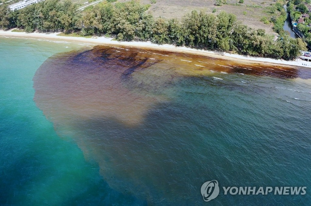 태국서 유조선 폭발 사고…1명 사망·원유 유출 위기