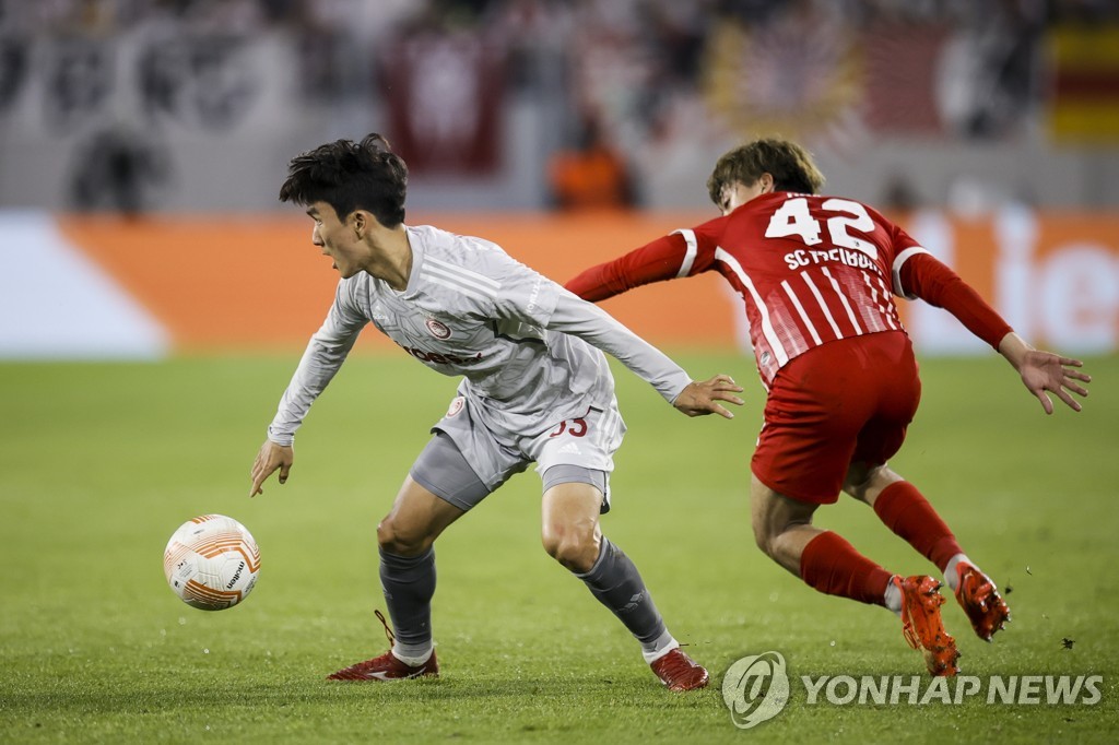 황인범 경고 누적 결장…팀은 PO 첫 경기서 볼로스 3-0 제압