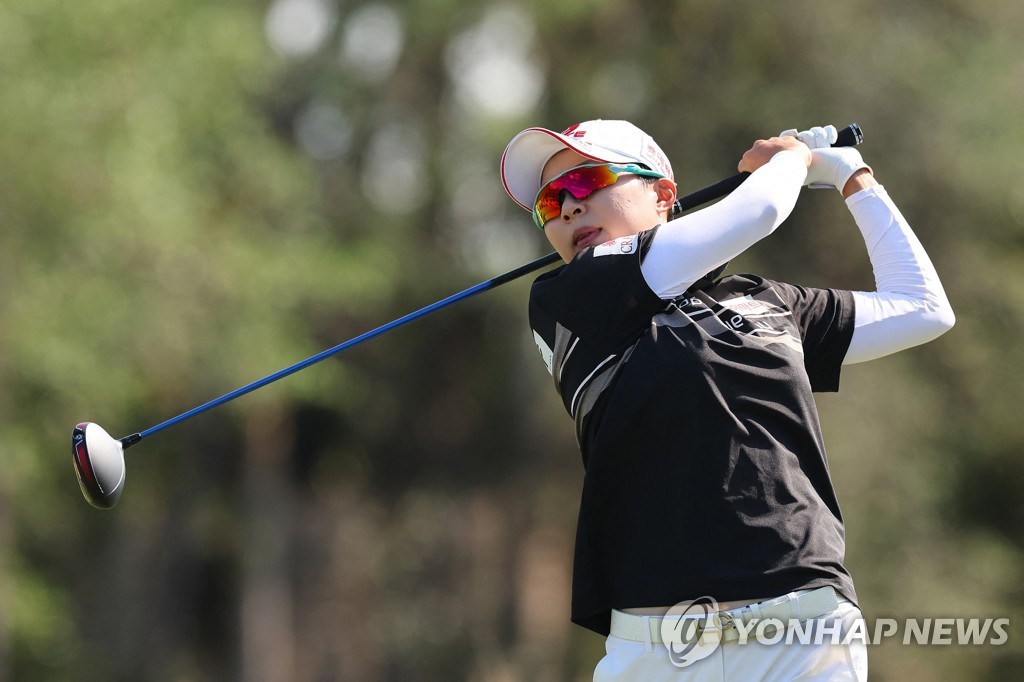 김효주, LPGA 투어 HSBC 챔피언십 2R 공동 2위…고진영 8위