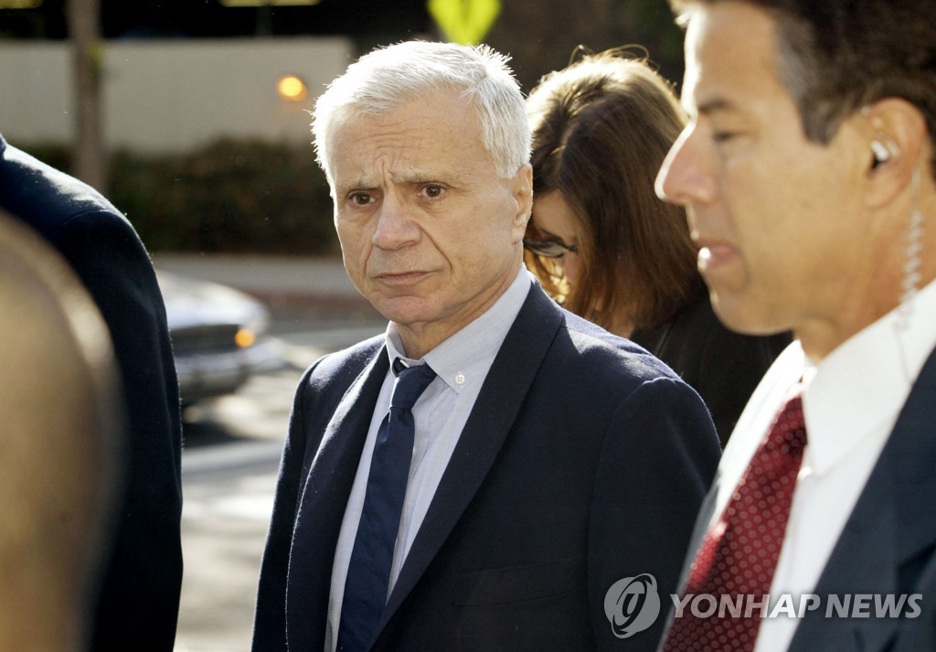 '아내 살해 논란' 나락 떨어진 미 배우 블레이크 89세로 사망