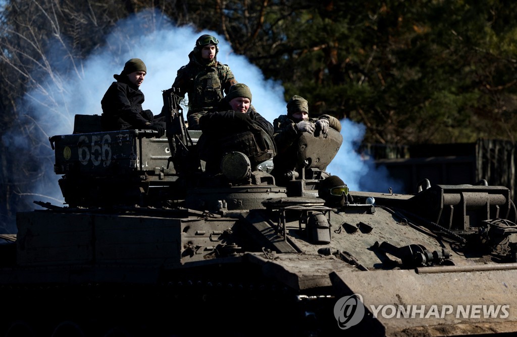 우크라 "동부 격전지 러 장교들, 사령관 공격 명령 불복종"