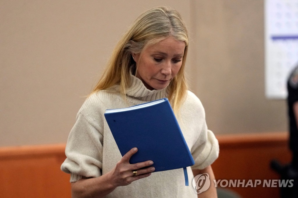 "귀네스 팰트로 '스키 뺑소니'에 갈비뼈 골절·뇌손상" 손배소