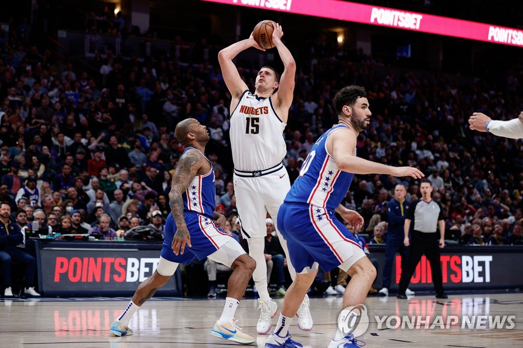 요키치 또 트리플더블…NBA 덴버, '차포' 뗀 필라델피아 제압