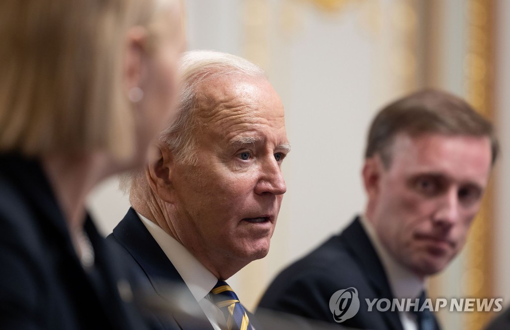 고민 깊어지는 바이든…우크라 지원에 미 세금 부담 눈치