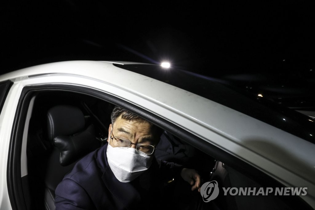 김만배, 김수남 소개 '집사 변호사' 통해 범죄수익 은닉