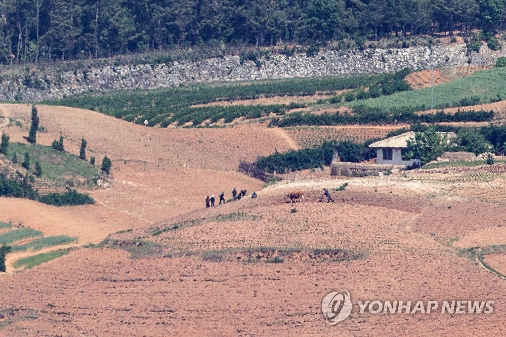 북한 "경지면적 제한돼…지역간 차이 줄여야"