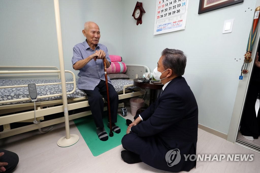 박진, 징용피해자 이춘식옹 내달 1일 면담…정부 해법 설명