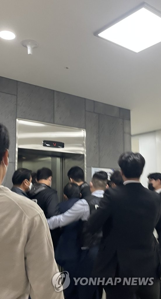 검·경, 'JMS 정명석 성폭행 혐의' 금산 수련원 합동 압수수색(종합)