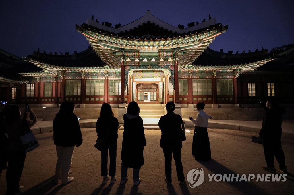 불 켜진 창덕궁 희정당의 아름다움…내달 5∼8일 야간관람