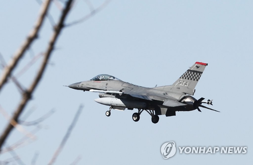 F-16 지원에 목타는 우크라 "6개월이면 조종훈련 마친다"