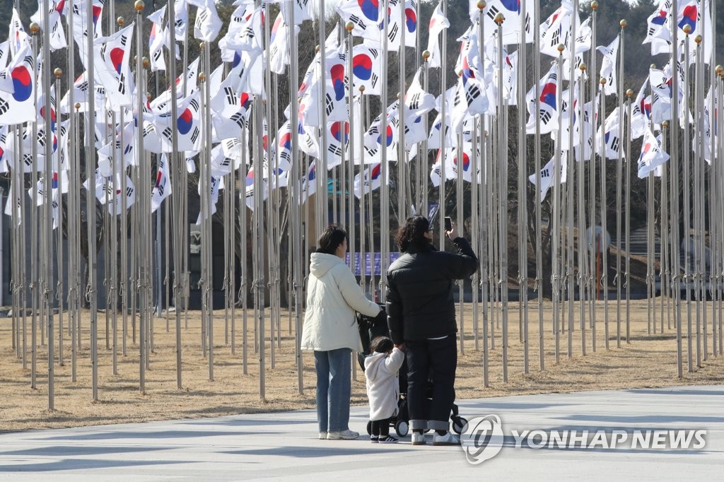 포근한 삼일절 낮 최고 8∼14도…전국 눈비에도 매우 건조