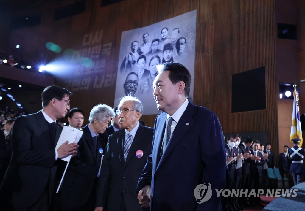 尹대통령 "일본, 과거 군국주의 침략자에서 협력파트너로 변해"