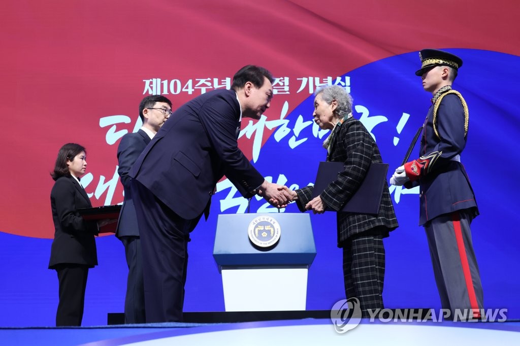 尹대통령 "일본, 과거 군국주의 침략자에서 협력파트너로 변해"