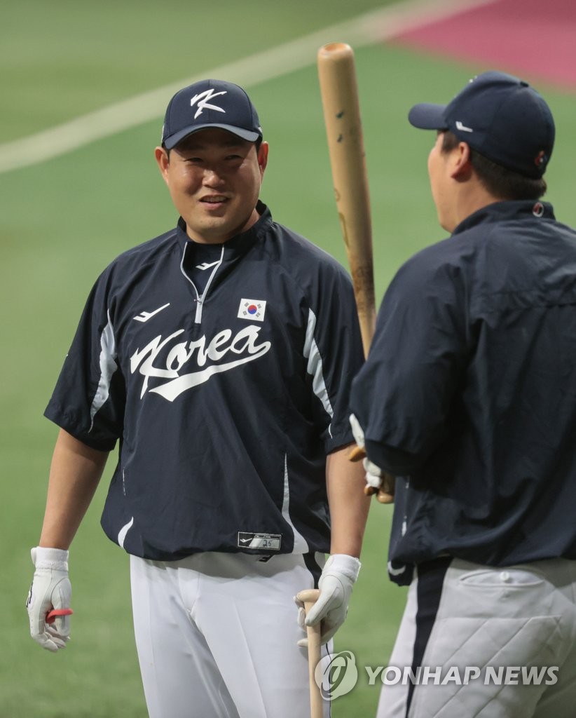 [WBC 캠프] 이강철 감독 "타순 거의 나와…투수는 SSG전 치르고 결정"