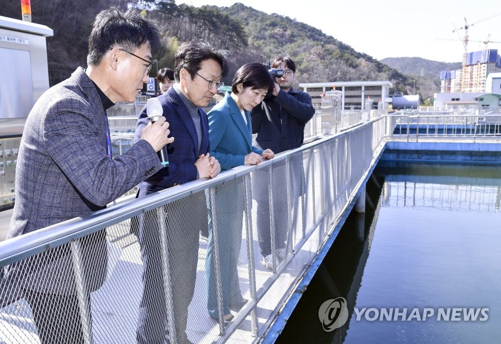 尹, 남부 가뭄에 "섬진강 물 끌어다 산업단지 공급 강구하라"