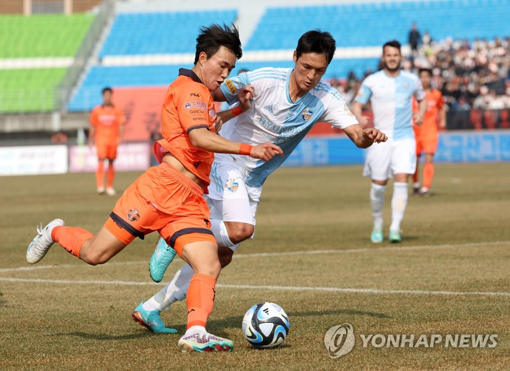 강원FC, 중국 선전FC에 밀린 '임채민 이적료' 등 15억원 받아내