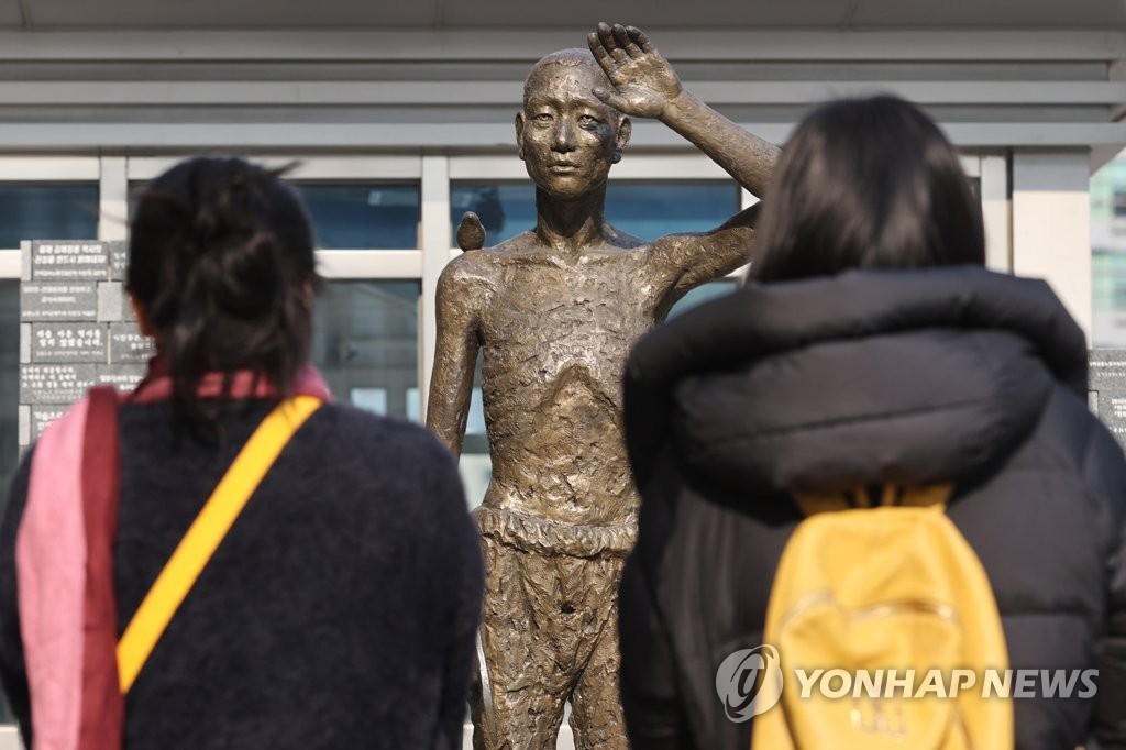 [강제징용 해법] 정부, 피해자 개별 설득 방침…"기업 기부는 자발적"(종합)