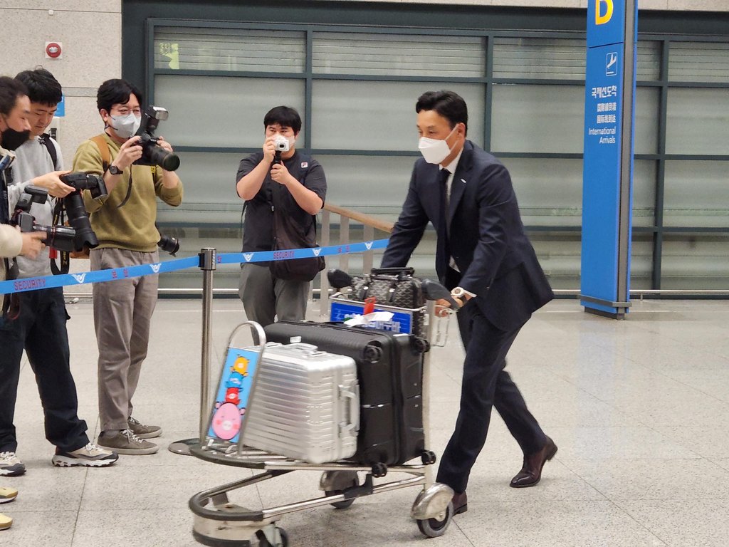 이승엽 두산 감독 "베테랑의 훈련 열정…물 흐르듯 잘 흘러왔다"