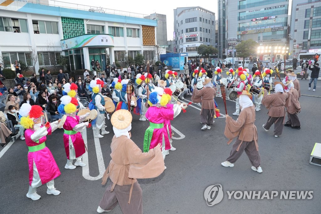 '새별오름 활활' 2023년 제주들불축제 막 올라