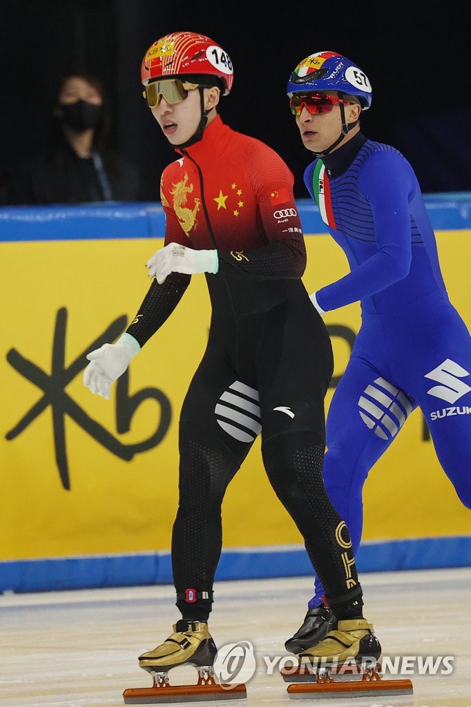 '중국 귀화' 린샤오쥔, 500ｍ 결승서 실격…취재진 질문에 침묵