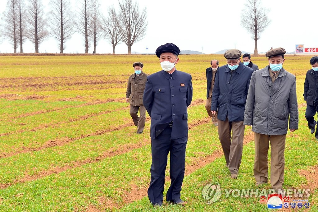 北 "농업생산 실제 변혁 이룩하도록"…전원회의 후속대책 논의