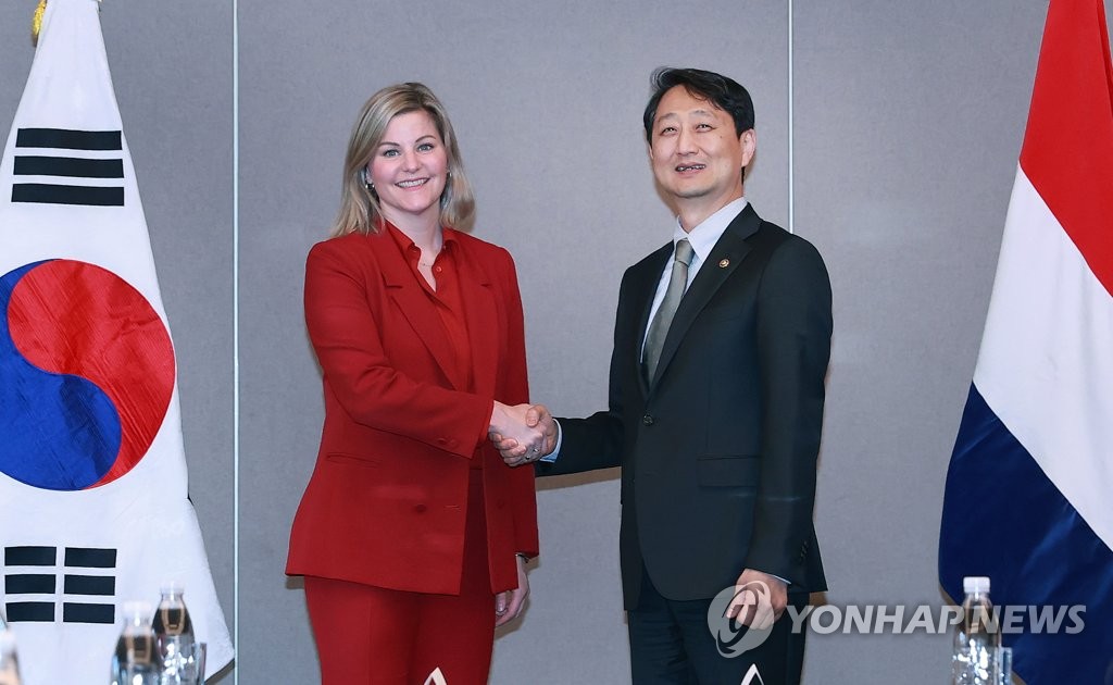 "韓기업 차질없어야"…정부, 中반도체 수출통제 네덜란드에 요청