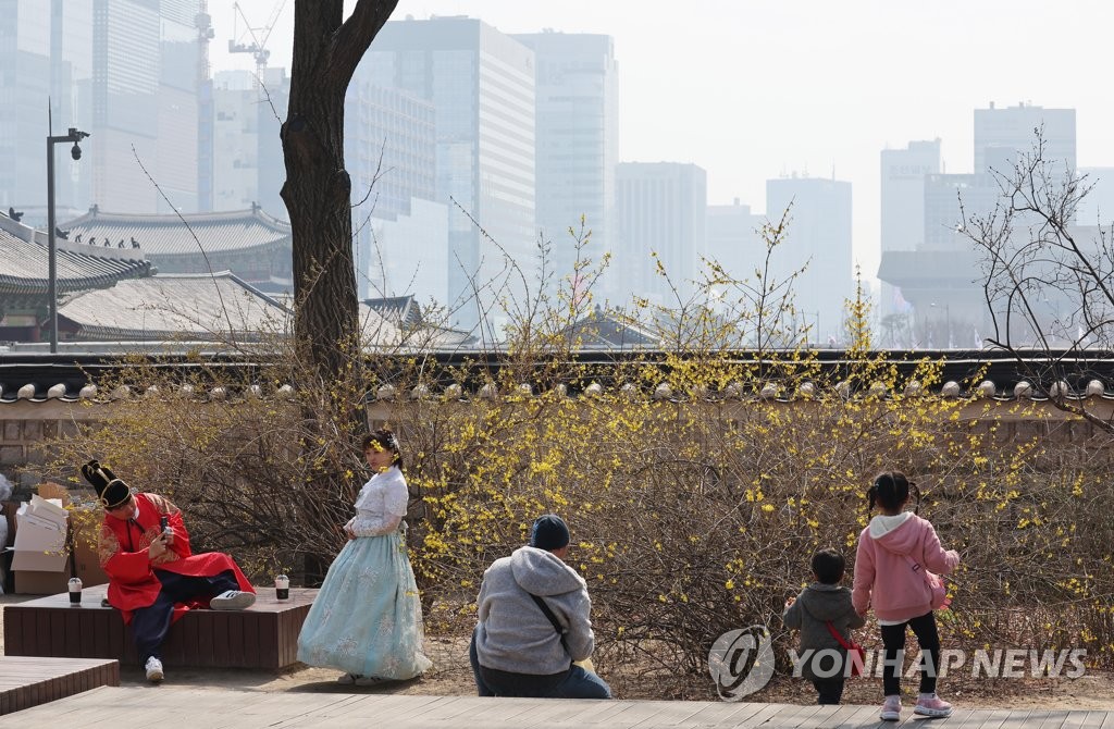 전국 미세먼지로 뒤덮여…서울·경기남부 오전 '매우나쁨'