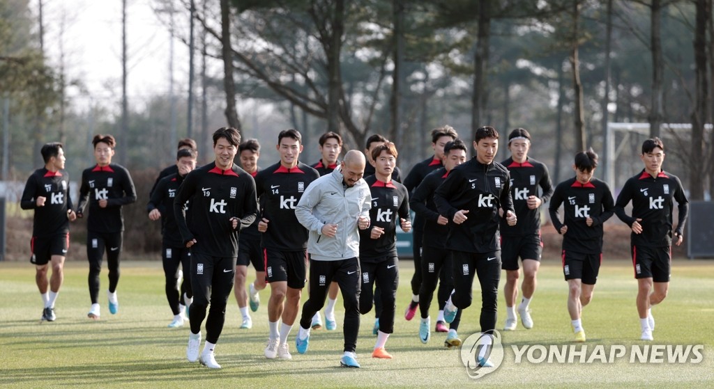 자유분방한 클린스만호?…축구 대표팀, 밝은 분위기 속 첫 훈련