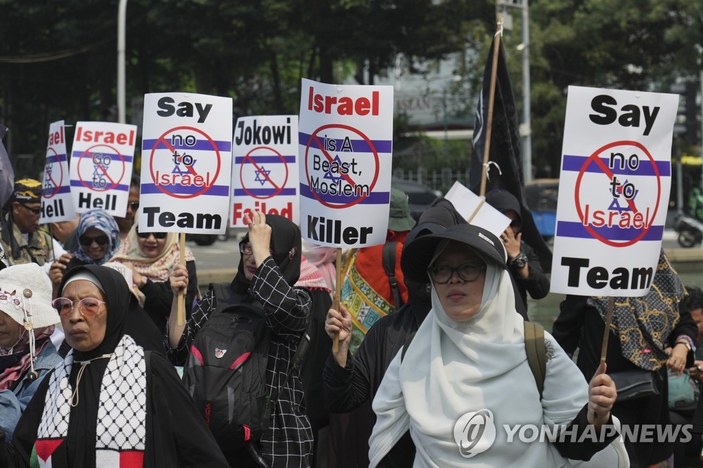 인니, 선거 앞두고 강해진 이슬람주의…U-20 월드컵도 빼앗겨