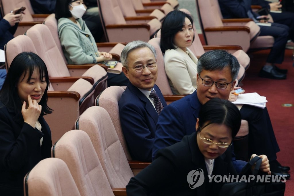 법무부·검찰 '검수완박' 헌법소송 각하…법 효력 유지(종합)