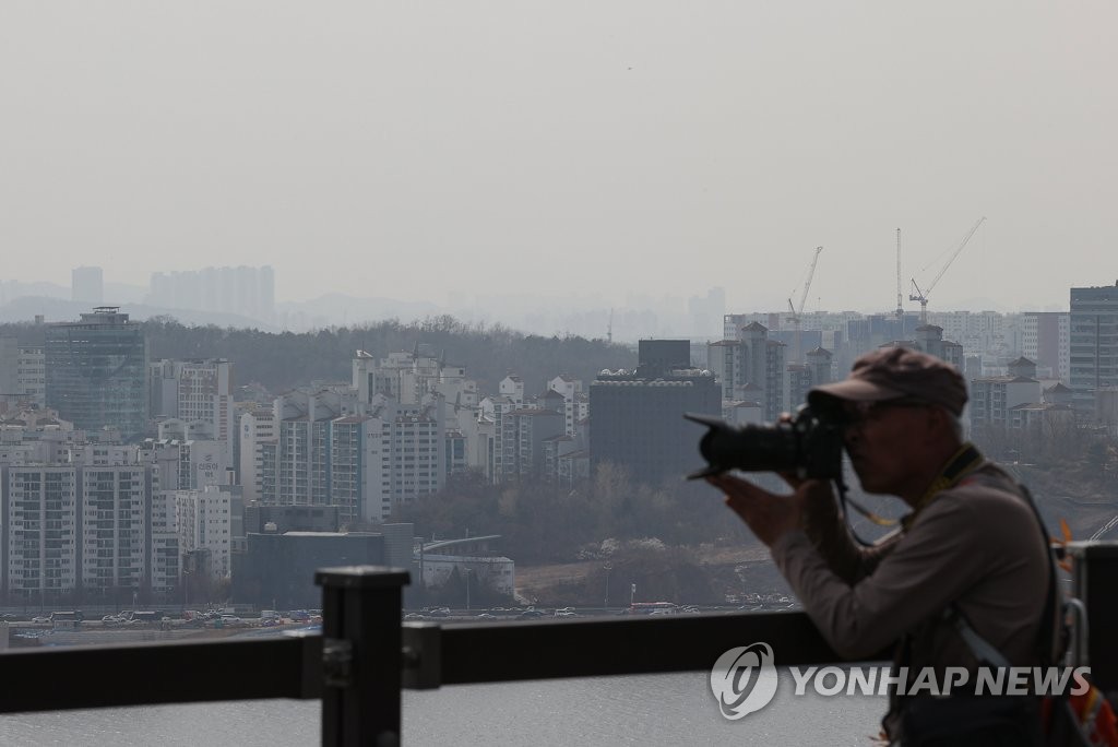 대전·세종·충남 구름 많음…미세먼지 '나쁨'