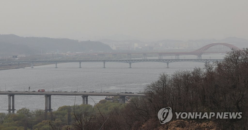 수도권·충남 황사위기경보 '주의'…내일도 미세먼지 '나쁨'(종합)